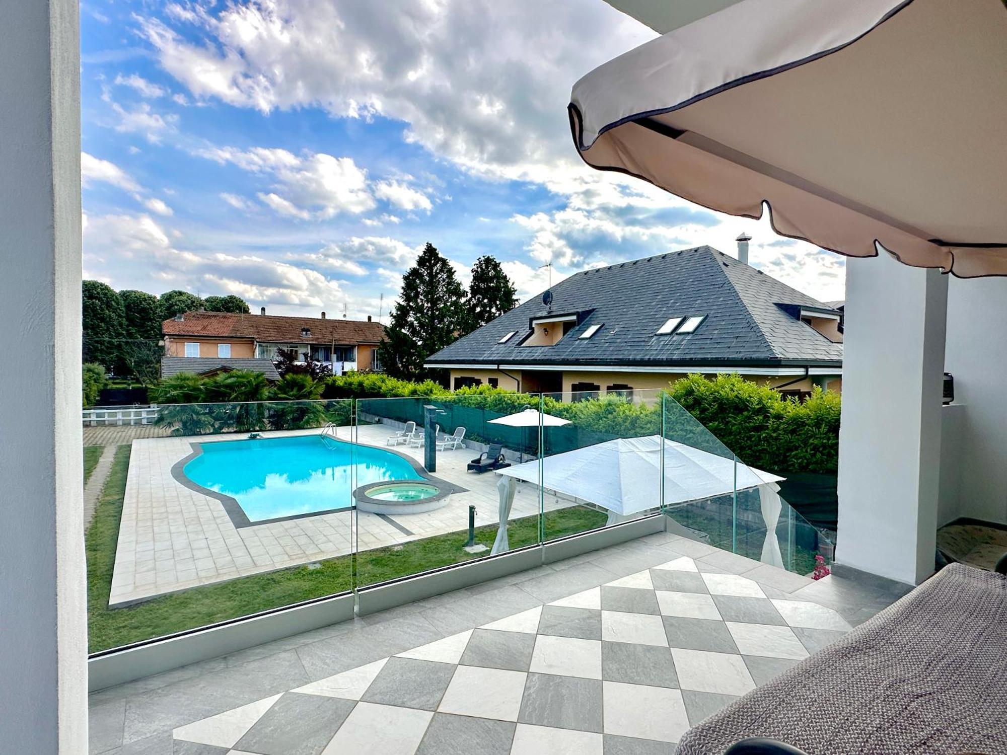 Appartamento In Villa Con Piscina Privata E Jacuzzi Ad Uso Esclusivo Rivarolo Canavese Exterior photo