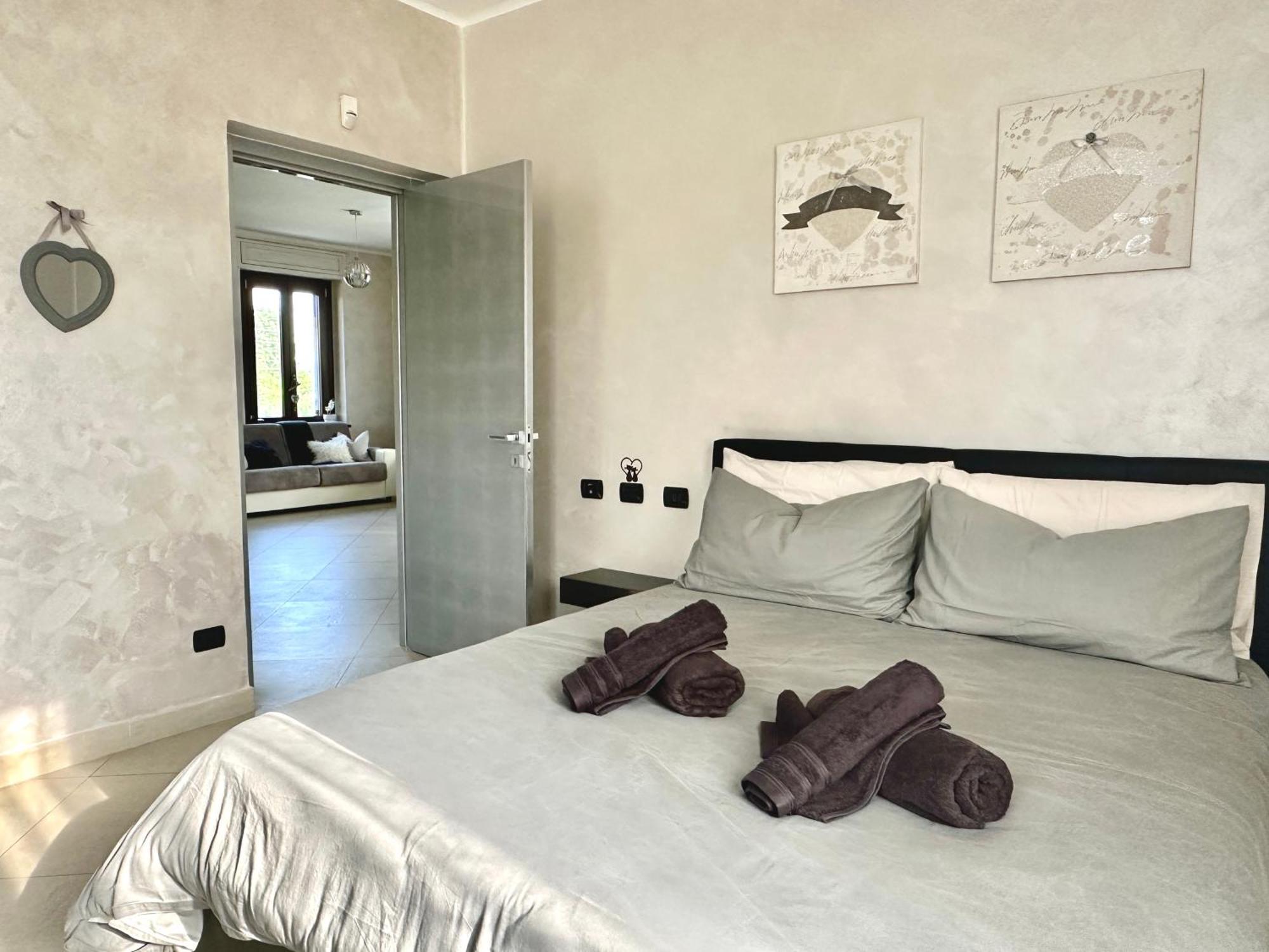 Appartamento In Villa Con Piscina Privata E Jacuzzi Ad Uso Esclusivo Rivarolo Canavese Exterior photo